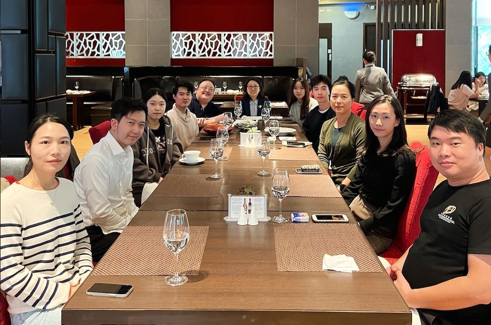 澳旅院酒店管理学校校长李颕诗博士邀请中文学制学生及教学人员共进晚餐